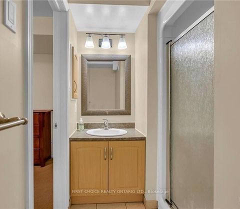 Photo 34 at 1547 Vercheres Street, Chateauneuf, Orleans