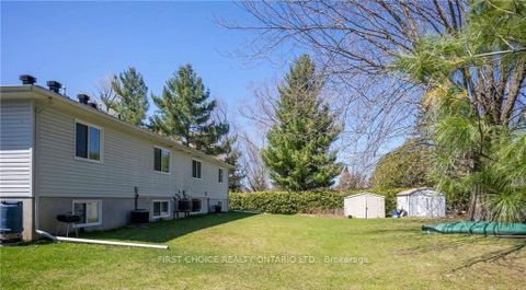 Photo 38 at 1547 Vercheres Street, Chateauneuf, Orleans