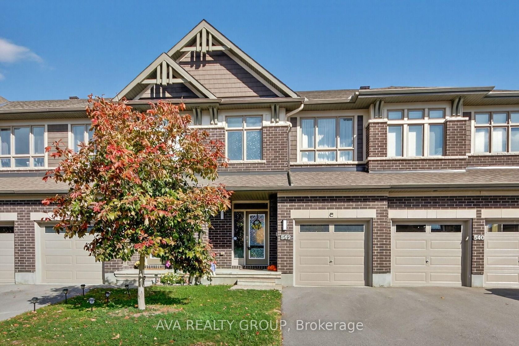 542 Triangle Street, Emerald Meadows/Trailwest, Kanata 2