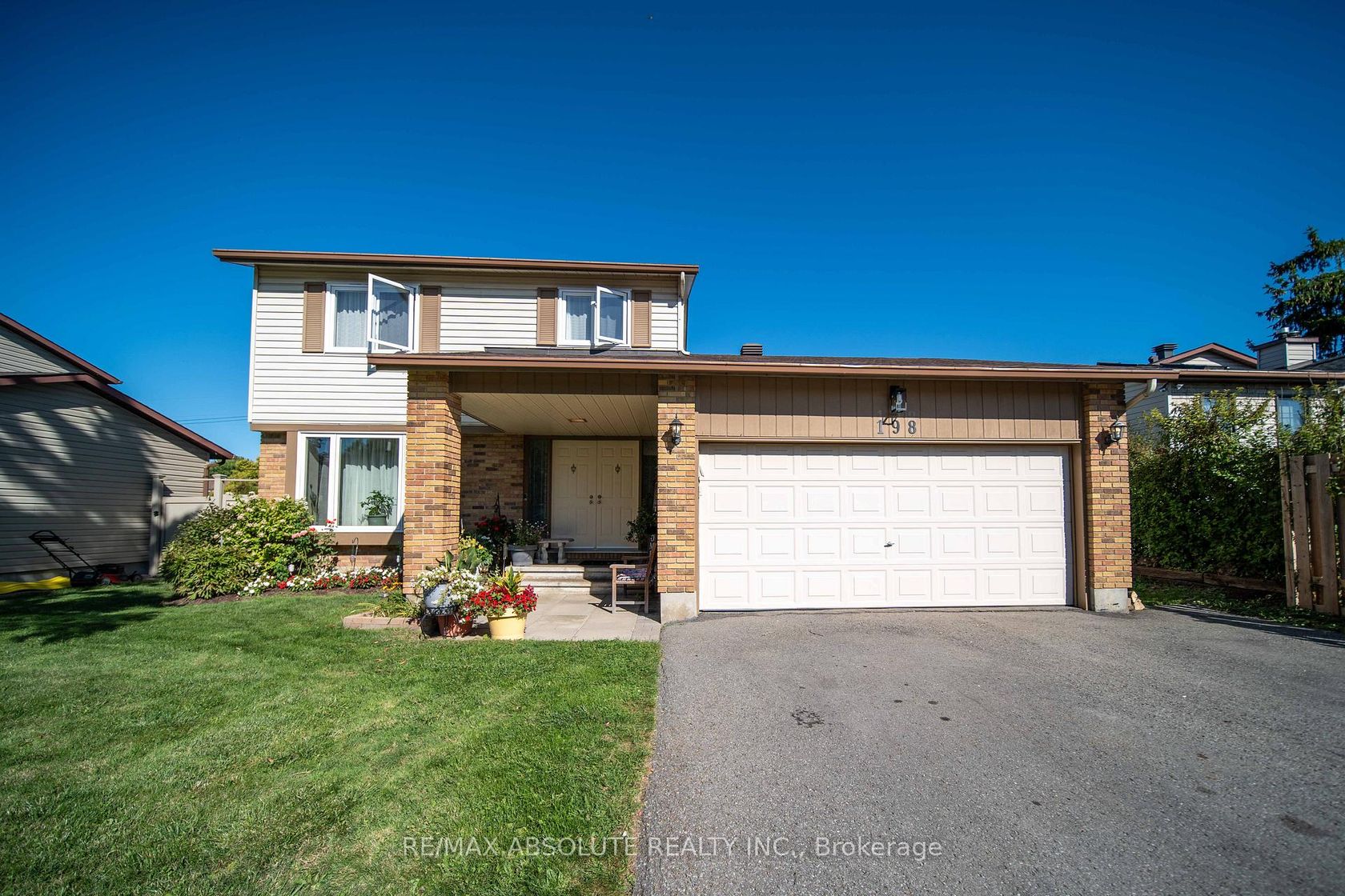 198 Hoylake Crescent, Bilberry Creek/Queenswood Heights, Orleans 2