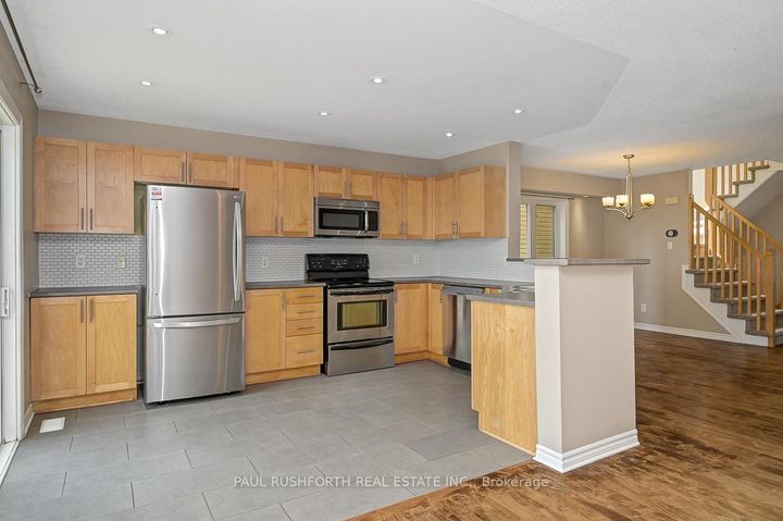 Photo 6 at 1601 HAYDON Circle, Nepean (Heritage Park), Ottawa