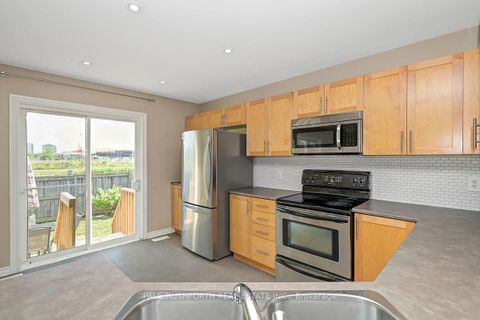 Photo 9 at 1601 HAYDON Circle, Nepean (Heritage Park), Ottawa