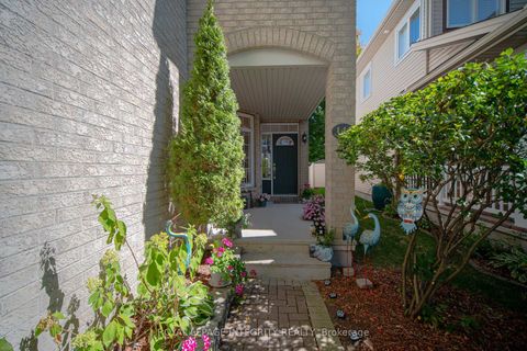 Photo 2 at 141 STEEPLE CHASE Drive, Bridlewood, Kanata