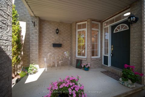 Photo 3 at 141 STEEPLE CHASE Drive, Bridlewood, Kanata