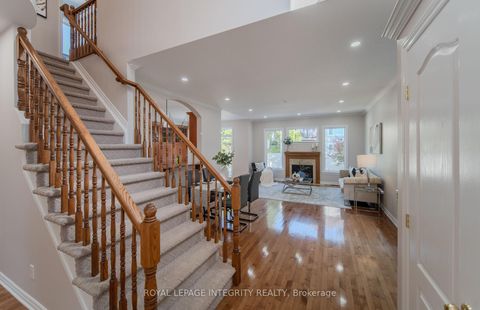 Photo 7 at 141 STEEPLE CHASE Drive, Bridlewood, Kanata