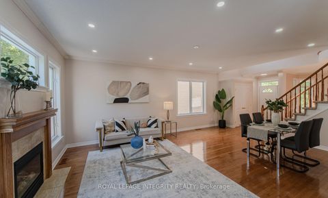 Photo 10 at 141 STEEPLE CHASE Drive, Bridlewood, Kanata