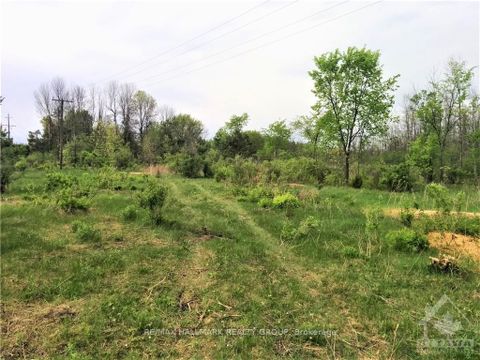 Photo 1 at 49 Rideau Avenue N, SMITHS FALLS, Smiths Falls