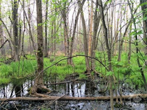 Photo 4 at 49 Rideau Avenue N, SMITHS FALLS, Smiths Falls