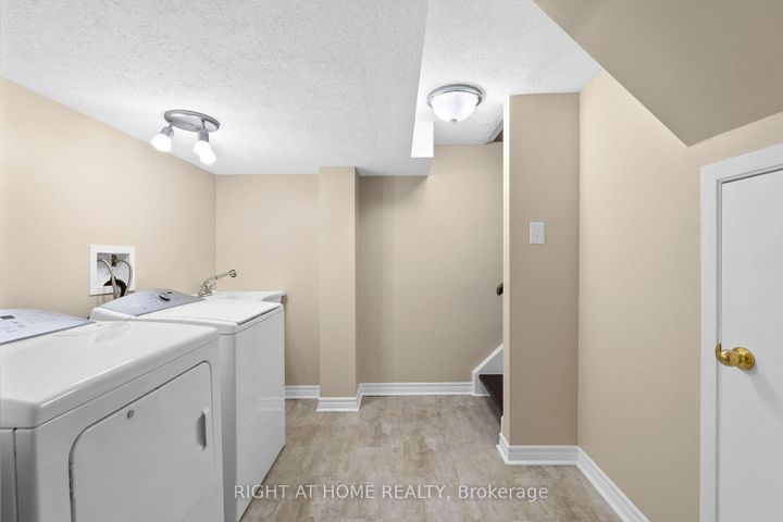 Photo 33 at 235 THISTLEDOWN Court, Nepean (Pheasant Run), Ottawa