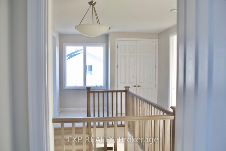 Photo 7 at 805 Anemone Mews, Nepean (Heritage Park), Ottawa