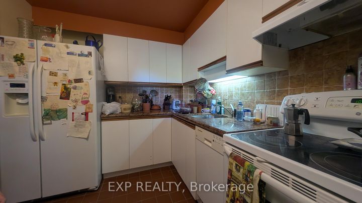 Photo 4 at 518 - 20 Chesterton Drive, Nepean (Borden Farm/Stewart Farm/Carleton Heights/Parkwood Hills), Ottawa