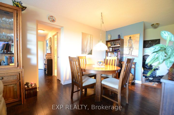 Photo 6 at 518 - 20 Chesterton Drive, Nepean (Borden Farm/Stewart Farm/Carleton Heights/Parkwood Hills), Ottawa