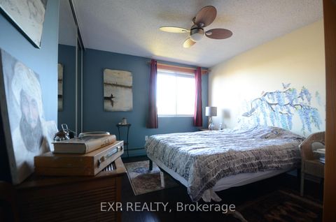 Photo 9 at 518 - 20 Chesterton Drive, Nepean (Borden Farm/Stewart Farm/Carleton Heights/Parkwood Hills), Ottawa