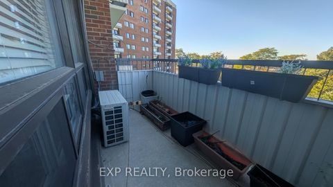 Photo 18 at 518 - 20 Chesterton Drive, Nepean (Borden Farm/Stewart Farm/Carleton Heights/Parkwood Hills), Ottawa