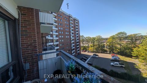 Photo 19 at 518 - 20 Chesterton Drive, Nepean (Borden Farm/Stewart Farm/Carleton Heights/Parkwood Hills), Ottawa