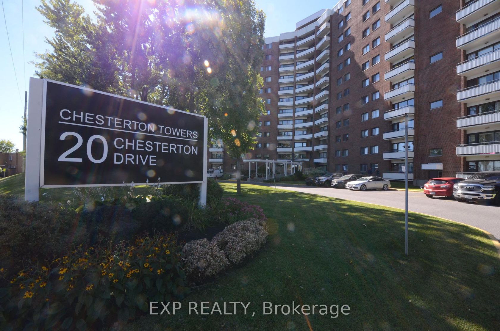 518 - 20 Chesterton Drive, Nepean (Borden Farm/Stewart Farm/Carleton Heights/Parkwood Hills), Ottawa 
