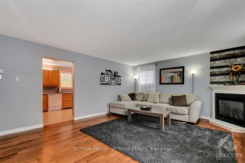Photo 2 at 20 Dundegan Drive, Glencairn/Hazeldean, Kanata
