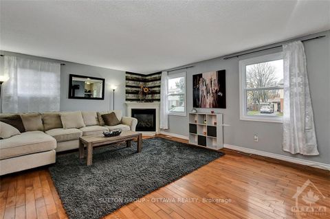 Photo 3 at 20 Dundegan Drive, Glencairn/Hazeldean, Kanata