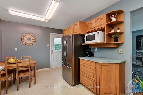 Photo 6 at 20 Dundegan Drive, Glencairn/Hazeldean, Kanata