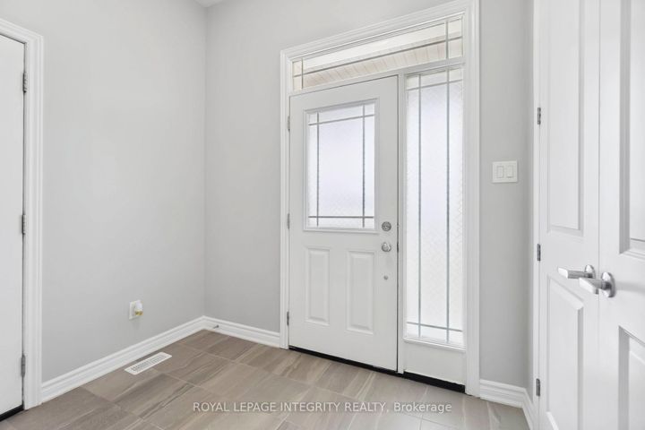 Photo 4 at 95 Mesa Drive, Nepean (Half Moon Bay), Ottawa
