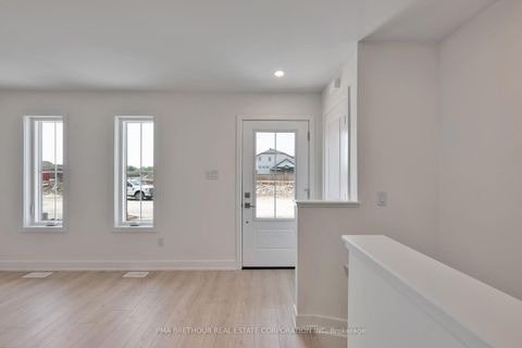 Photo 2 at 154 Doctor Agnes Craine Drive, SMITHS FALLS, Smiths Falls