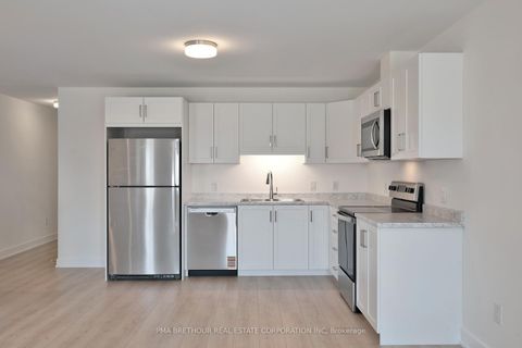 Photo 5 at 154 Doctor Agnes Craine Drive, SMITHS FALLS, Smiths Falls