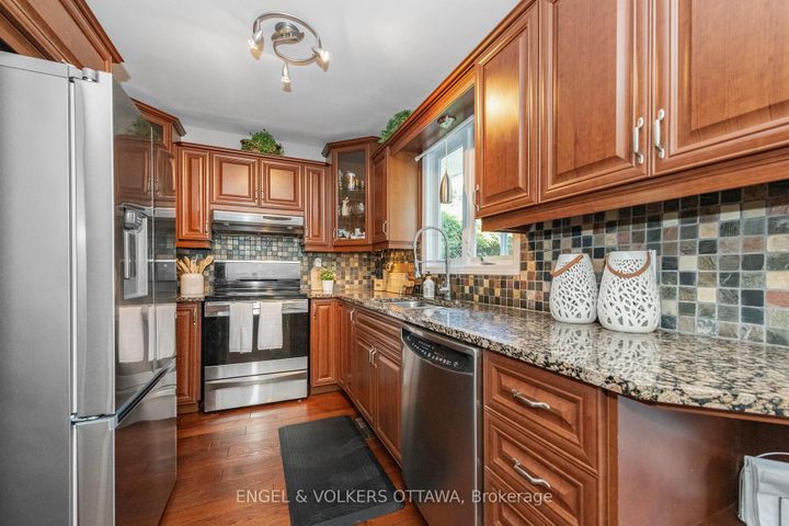 Photo 18 at 20 Falk Avenue, Nepean (Knollsbrook), Ottawa