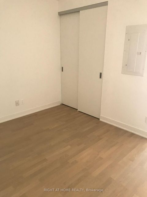 Photo 5 at 705 - 203 CATHERINE Street, Ottawa Centre