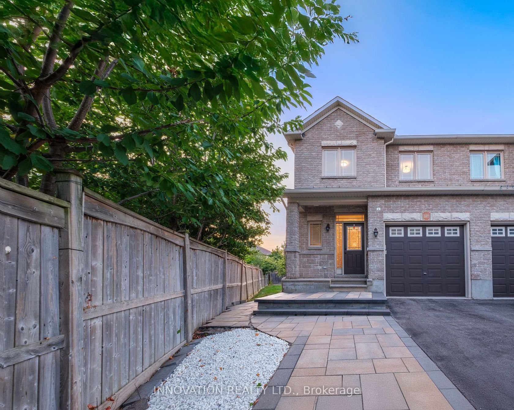 1609 Westhall Way N, Emerald Meadows/Trailwest, Kanata 2