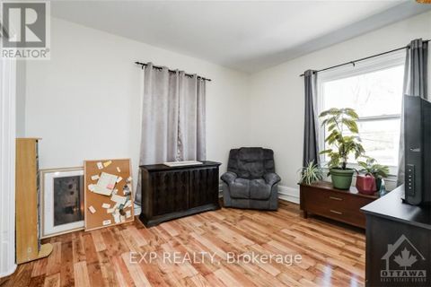 Photo 2 at 70-72 Victoria Avenue, SMITHS FALLS, Smiths Falls