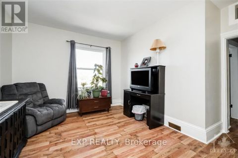 Photo 3 at 70-72 Victoria Avenue, SMITHS FALLS, Smiths Falls