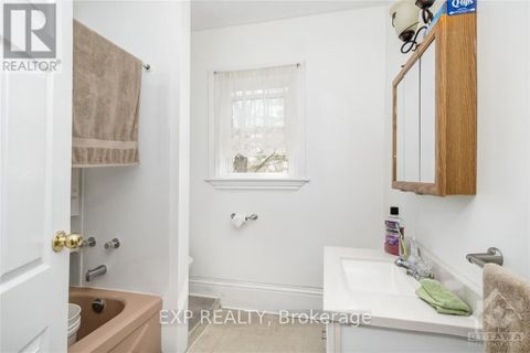 Photo 10 at 70-72 Victoria Avenue, SMITHS FALLS, Smiths Falls