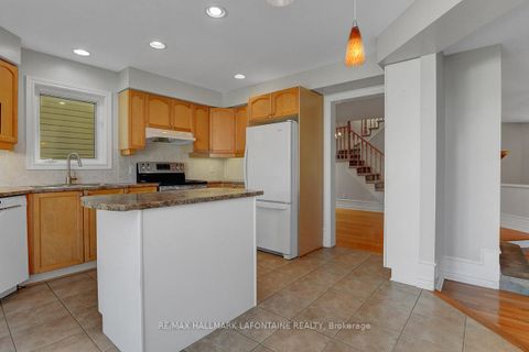 Photo 13 at 919 Scala Avenue, Notting Hill/Summerside, Orleans