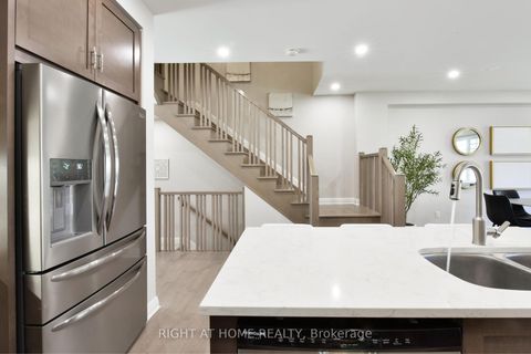 Photo 7 at 117 Escarpment Crescent, Kanata Lakes/Heritage Hills, Kanata