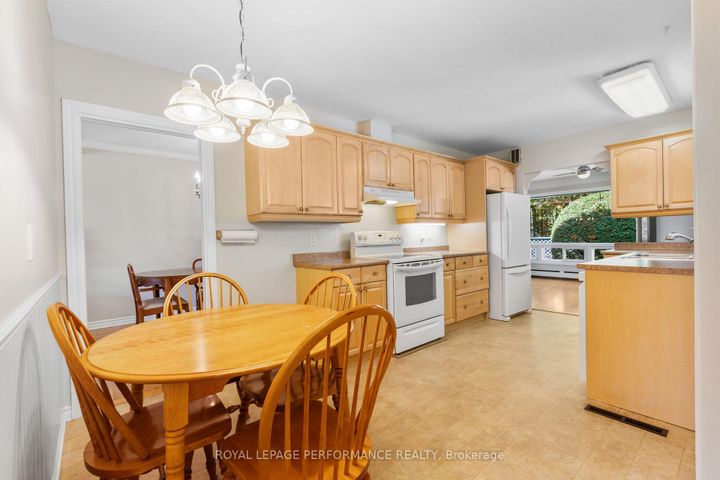 Photo 19 at 5 Revol Road, Nepean (Merivale Gardens), Ottawa