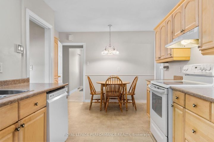 Photo 20 at 5 Revol Road, Nepean (Merivale Gardens), Ottawa