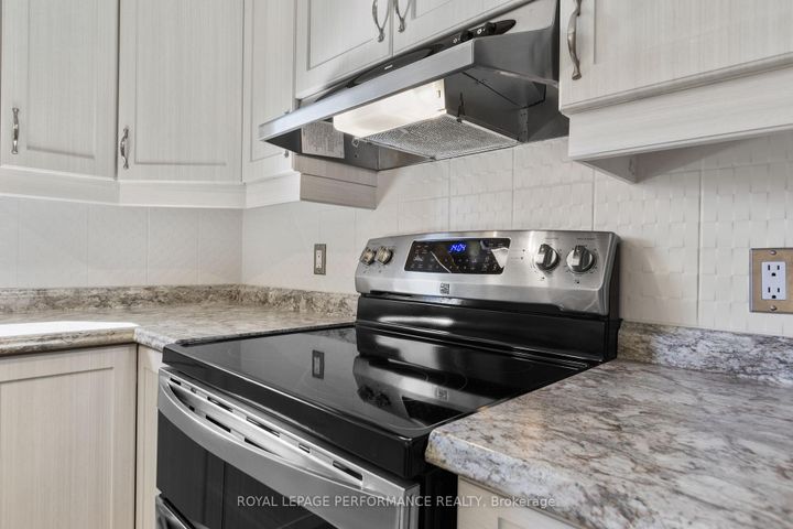 Photo 32 at 5 Revol Road, Nepean (Merivale Gardens), Ottawa