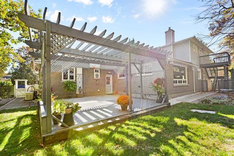 Photo 4 at 5 Revol Road, Nepean (Merivale Gardens), Ottawa