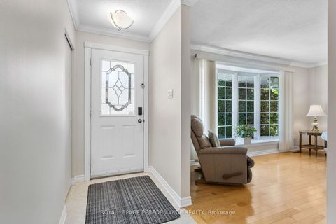 Photo 8 at 5 Revol Road, Nepean (Merivale Gardens), Ottawa