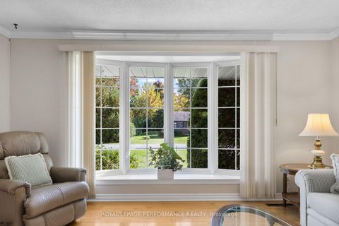 Photo 10 at 5 Revol Road, Nepean (Merivale Gardens), Ottawa