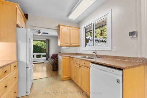 Photo 17 at 5 Revol Road, Nepean (Merivale Gardens), Ottawa