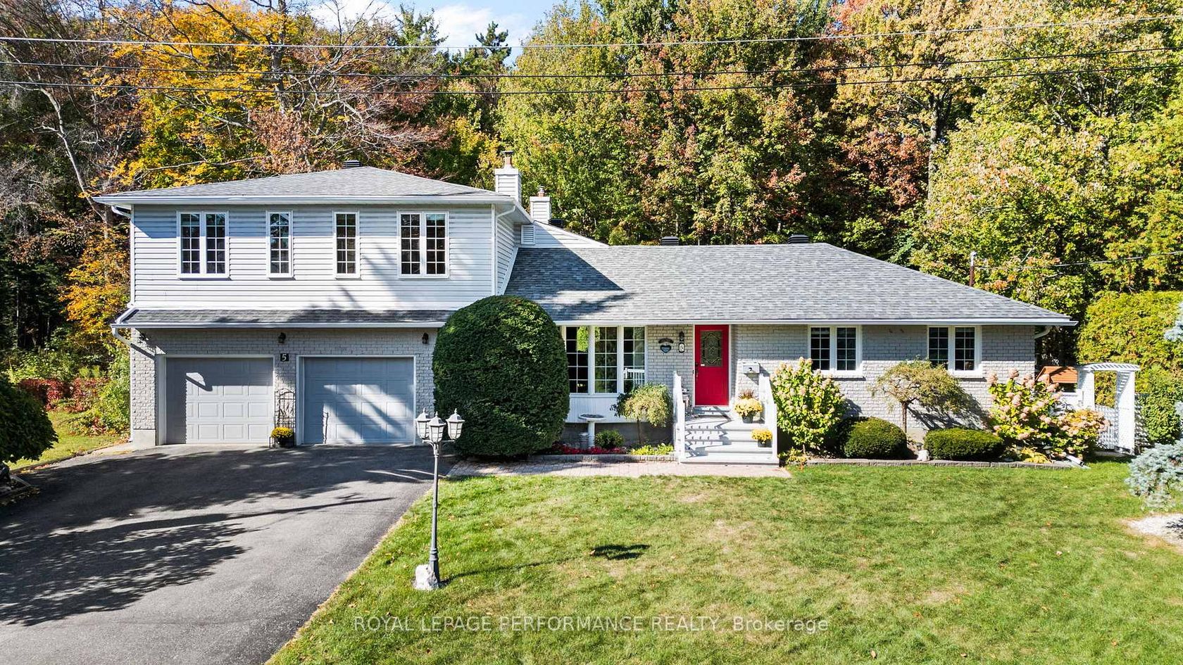 5 Revol Road, Nepean (Merivale Gardens), Ottawa 