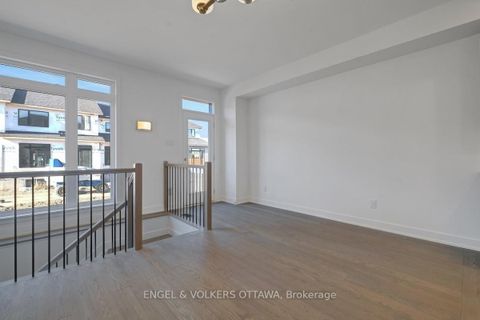 Photo 10 at 95 San Felice Circle, Emerald Meadows/Trailwest, Kanata