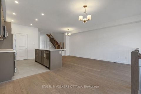 Photo 12 at 95 San Felice Circle, Emerald Meadows/Trailwest, Kanata