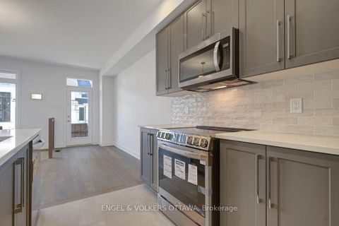 Photo 16 at 95 San Felice Circle, Emerald Meadows/Trailwest, Kanata