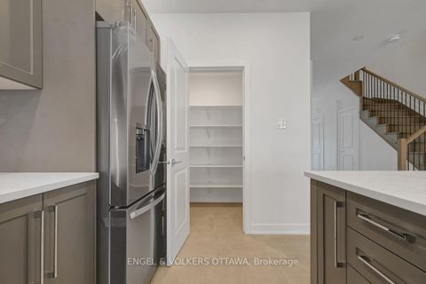 Photo 17 at 95 San Felice Circle, Emerald Meadows/Trailwest, Kanata