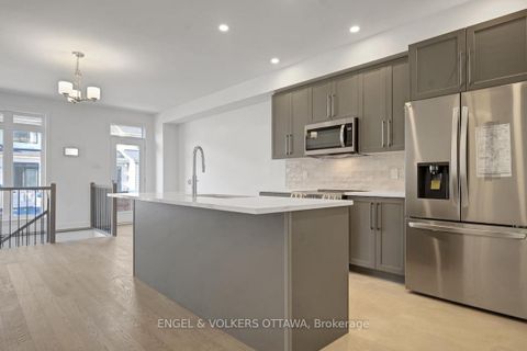 Photo 22 at 95 San Felice Circle, Emerald Meadows/Trailwest, Kanata