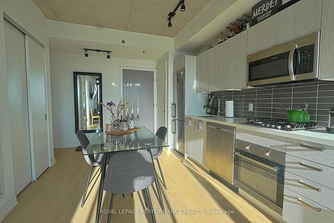 Photo 1 at 1804 - 203 Catherine Street, Ottawa Centre