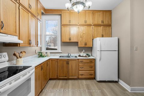 Photo 11 at 42 Daniel Street N, Arnprior