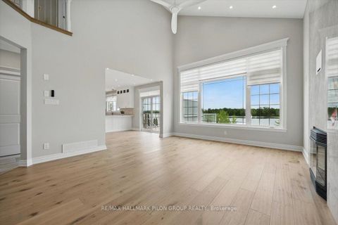 Photo 12 at 6373 RADISSON Way, Hiawatha Park/Convent Glen, Orleans